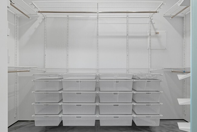 Building Photo - Newport Lofts 1813