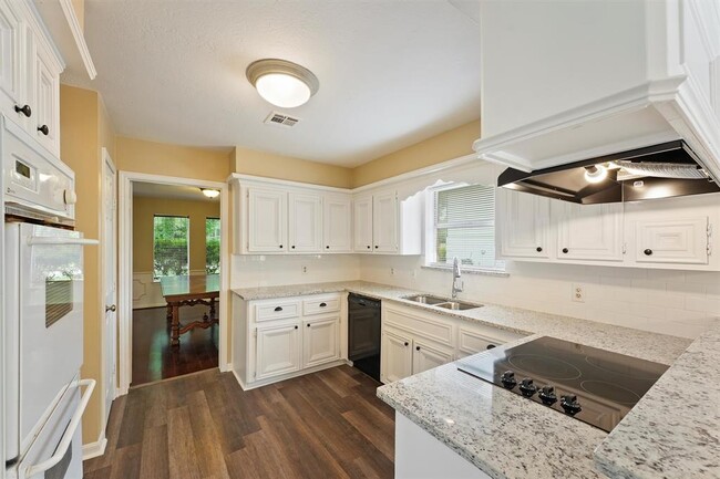 Building Photo - 11806 Gardenglen Dr