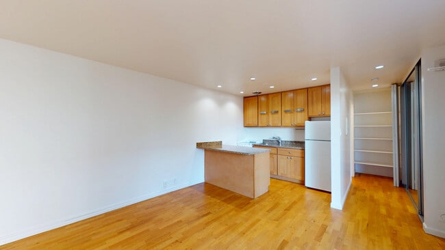 Building Photo - 657 Kansas St