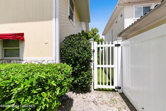 Building Photo - 2230 Sykes Creek Dr