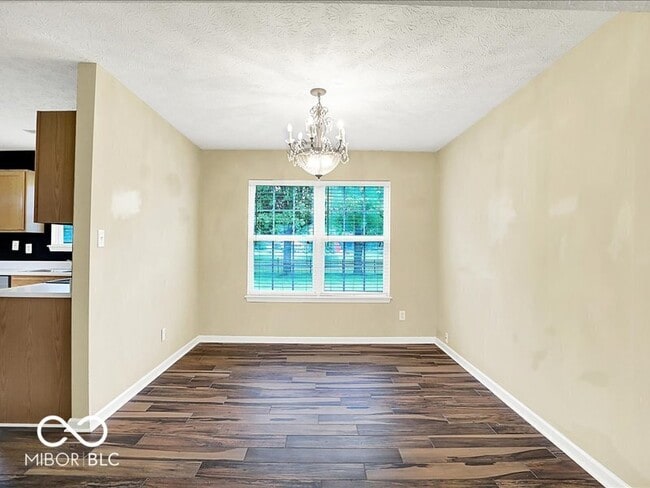 Building Photo - 7133 Silver Lake Dr