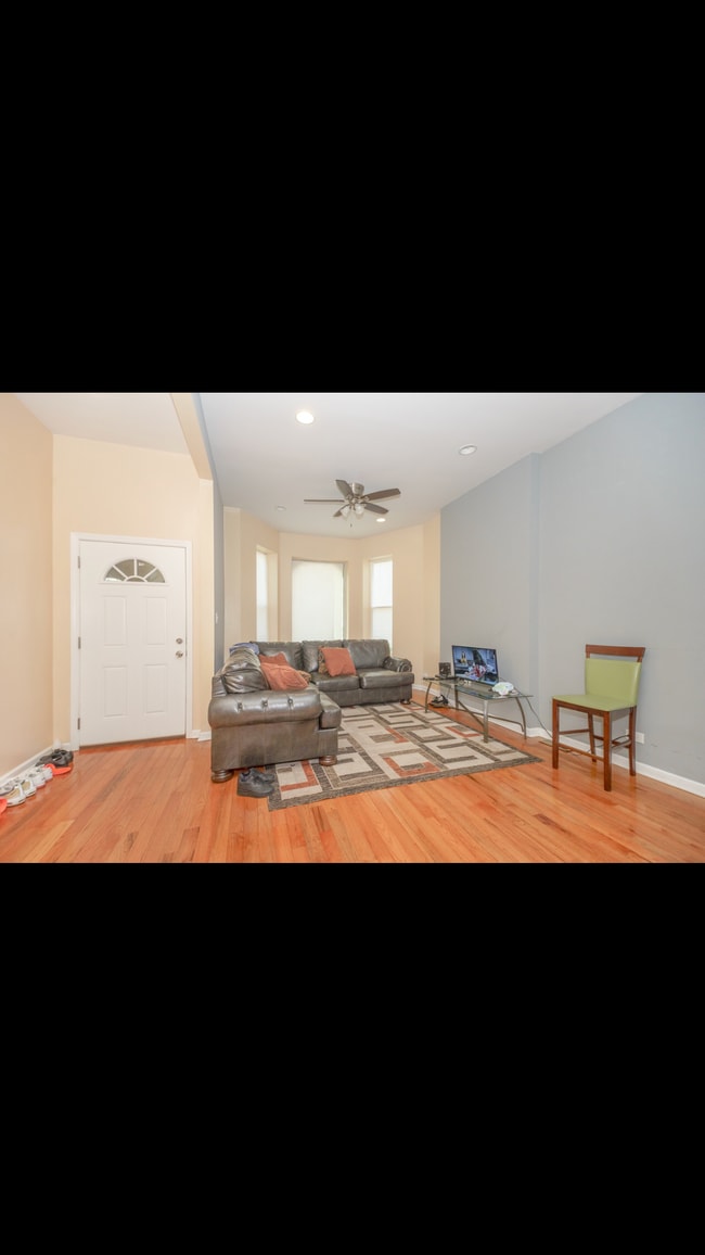 Building Photo - 4311 w Adams st