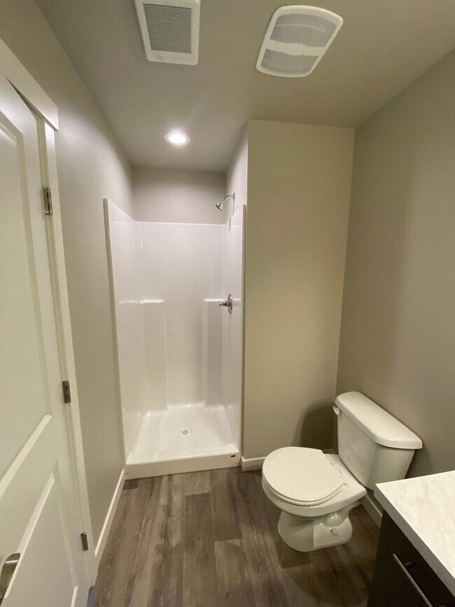 Building Photo - NO1418