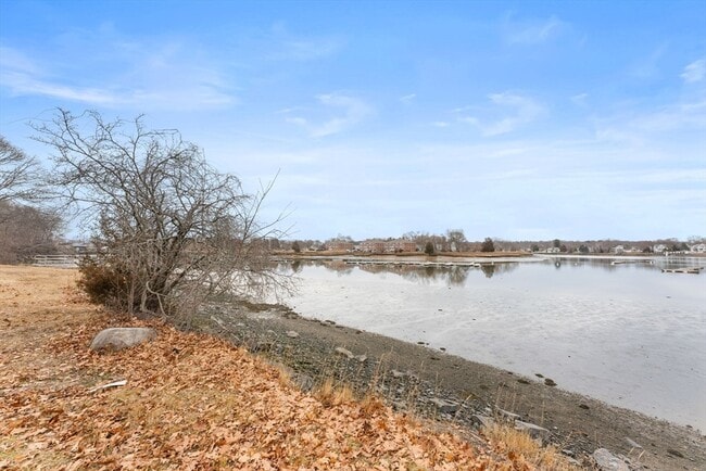 Building Photo - 96 Water St