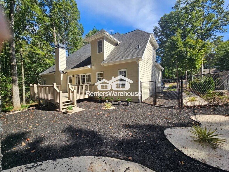 Building Photo - 2530 Wellsley Ln