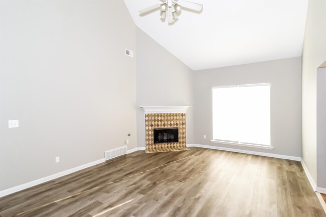 Building Photo - 1079 Mossy Knoll Dr