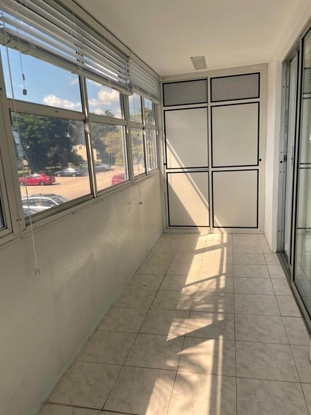 Building Photo - 343 Windsor O