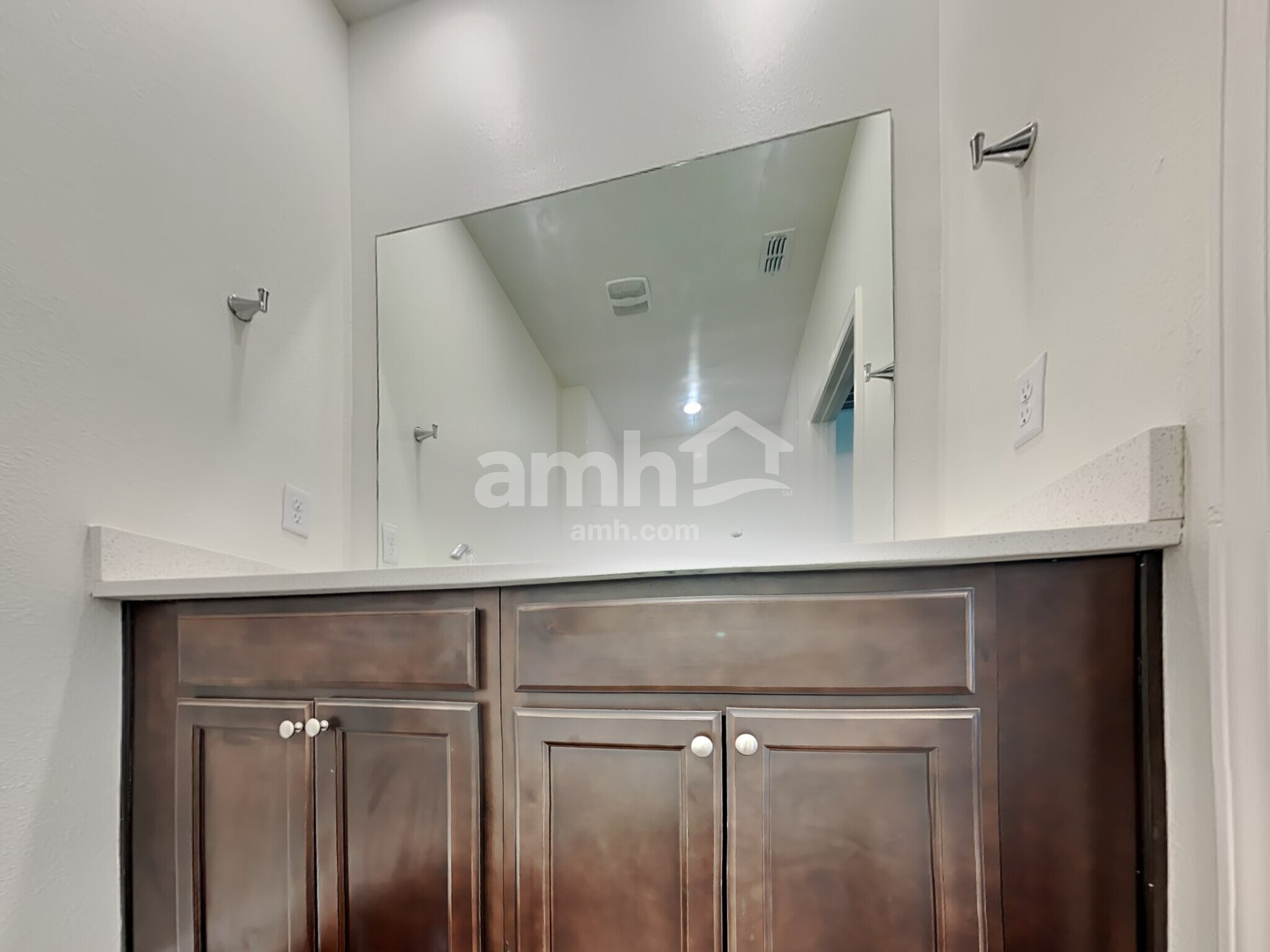 Building Photo - 551 Onate Cir