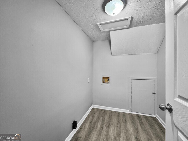 Building Photo - 201 Old Mill Trail SW