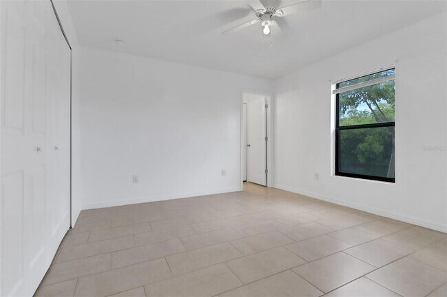 Building Photo - 3524 SW 17th Ave