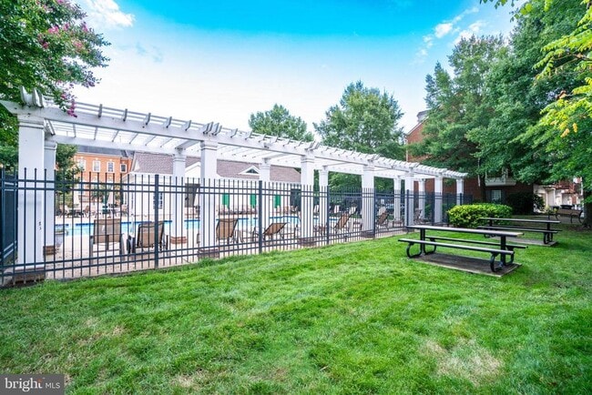 Building Photo - 709 Catts Tavern Dr