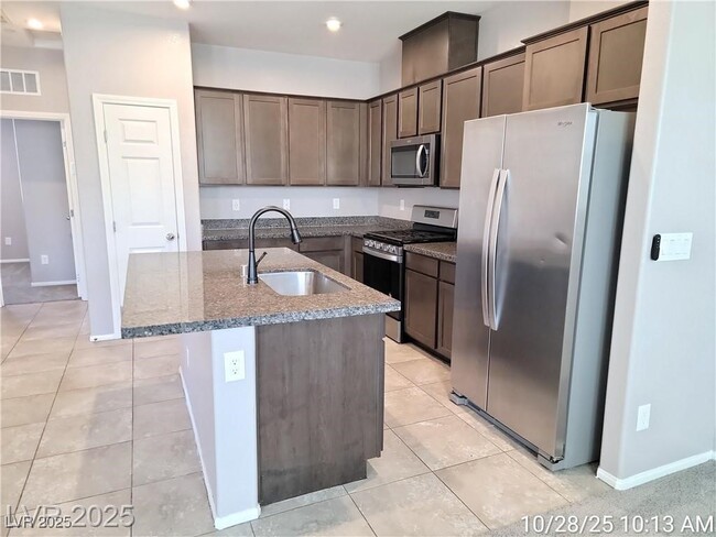 Building Photo - 1297 Raritan Pl