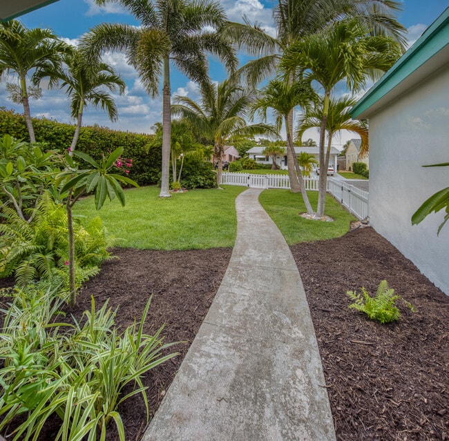 Building Photo - 1218 N Ocean Breeze