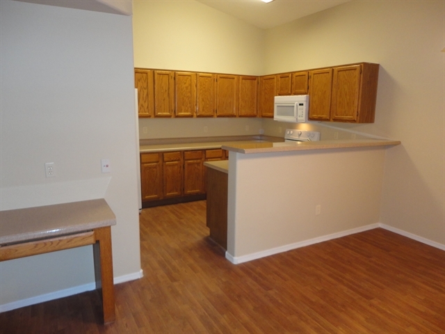 Building Photo - 1212 W Glenmere Dr