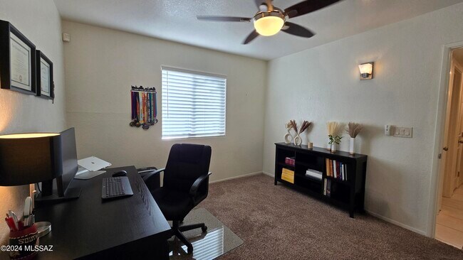 Building Photo - 3478 N Richland Dr