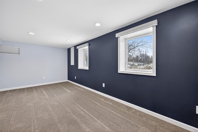 Building Photo - 1203 Dorne Dr