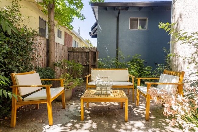 Building Photo - Ultra Unique Chico Tree House in The Avenues