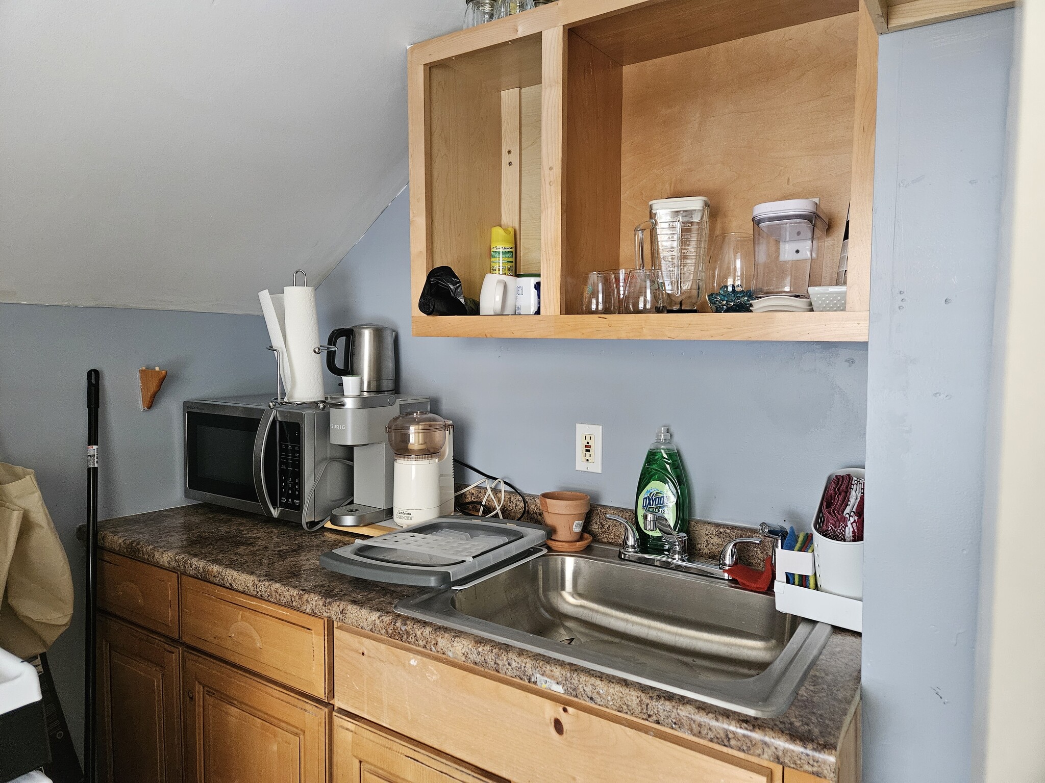 Building Photo - 6 4th Ave