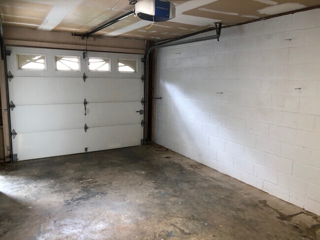 Garage - 1722 13th Ct S