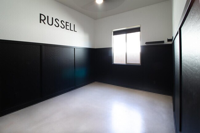 Building Photo - 14144 W Smoketree Dr