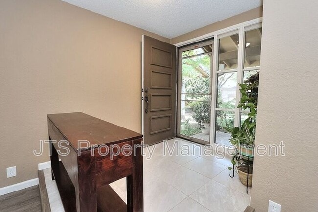 Building Photo - 6913 Navarro Ct