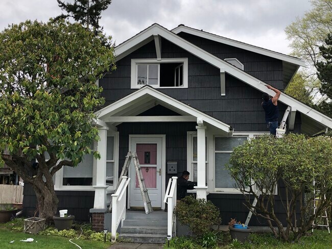 House was recently painted - 4626 N Mullen St