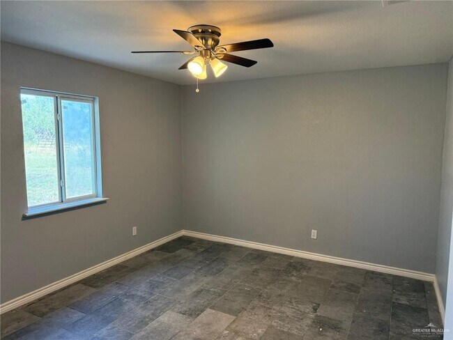 Building Photo - 8 Champion Dr