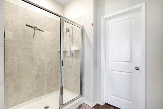 Building Photo - Move in Ready and FULLY FURNISHED 3 BD/2 BA located Far West San Antonio!