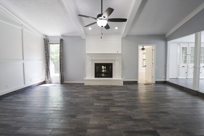 Building Photo - 3 Bed | 2 Bath | South Tulsa