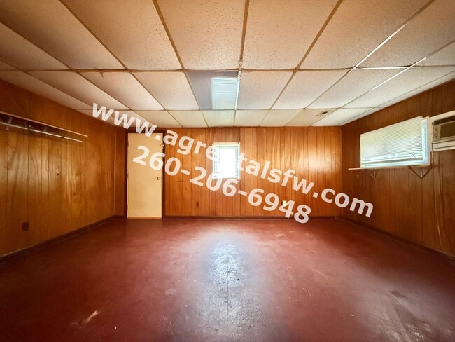 Building Photo - 3 Bedroom House