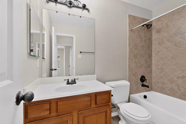 Building Photo - 1037 Johnson City Ave