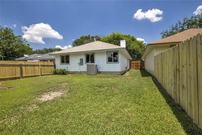 Building Photo - 16804 Pocono Dr
