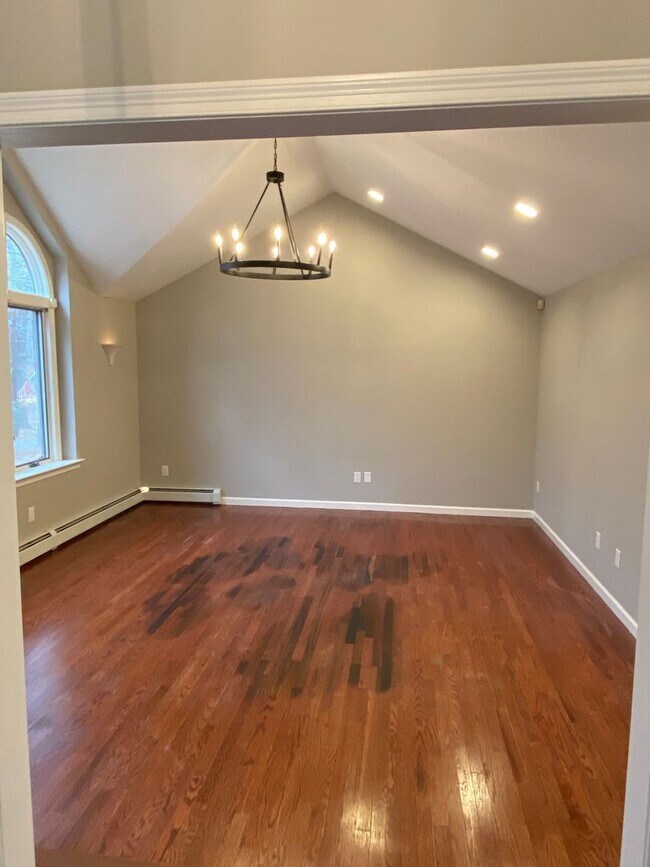 Building Photo - *****Johnston/Bishop Heights - Single Fami...