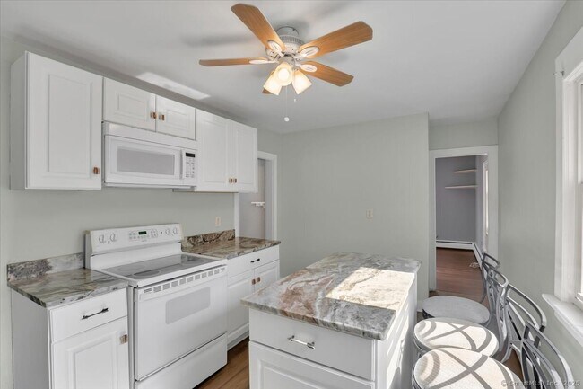Building Photo - 29 Hotchkiss St
