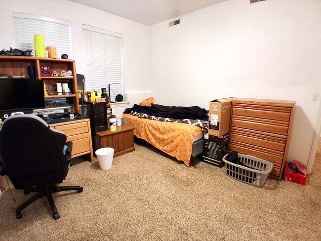 Building Photo - 345 Belmont Pl