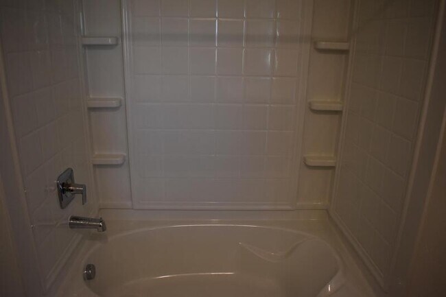 Building Photo - 703 Irma Dr