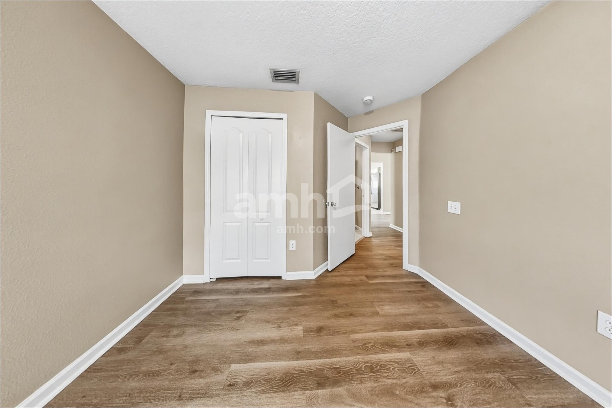 Building Photo - 1107 Summer Breeze Dr