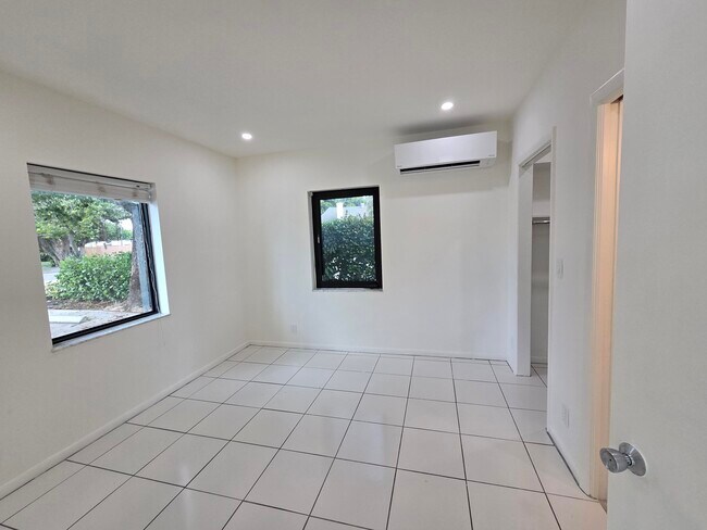 Building Photo - 3720 Morton Ave