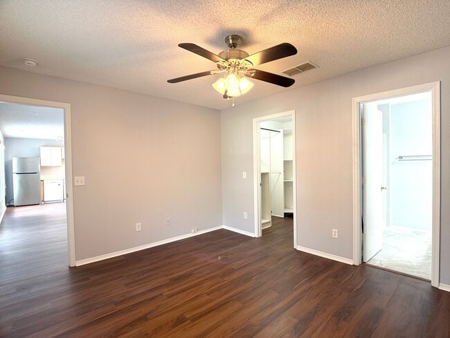 Building Photo - 287 S Walleye Dr