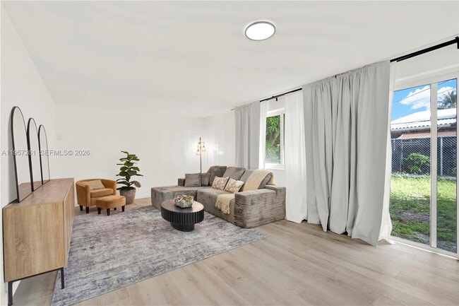 Building Photo - 51 NE 56th Ct