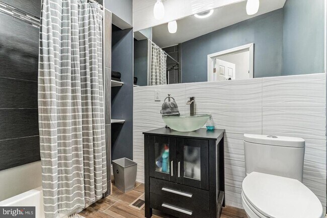 Building Photo - 2653 Jasper St