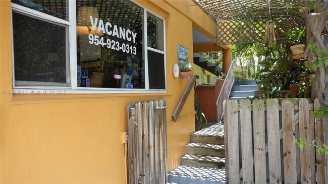 Building Photo - 3405 N Ocean Dr