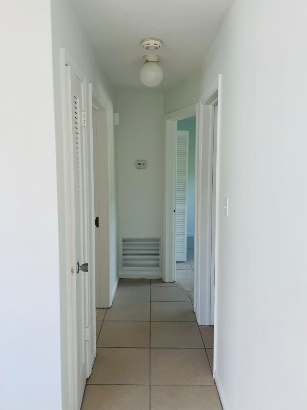 Building Photo - 623 92nd Ave N