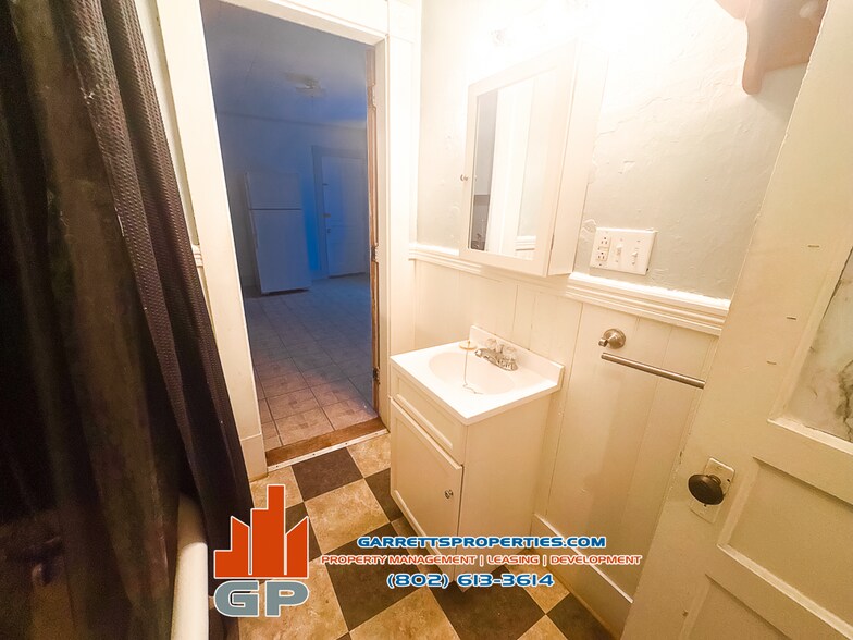 Building Photo - 2 Harrington Ave