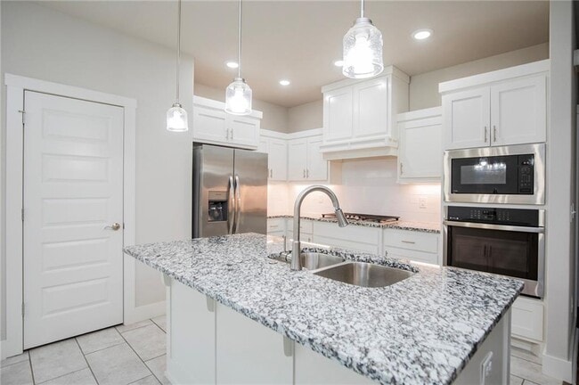 Building Photo - 437 Ramsey St