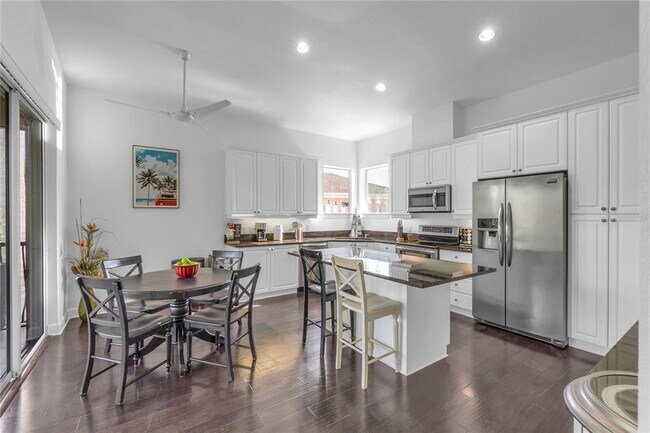 Building Photo - 5469 46th Ct W