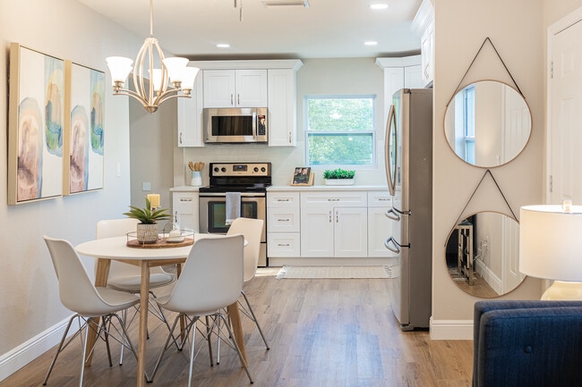 Building Photo - 516 Mabel Ave