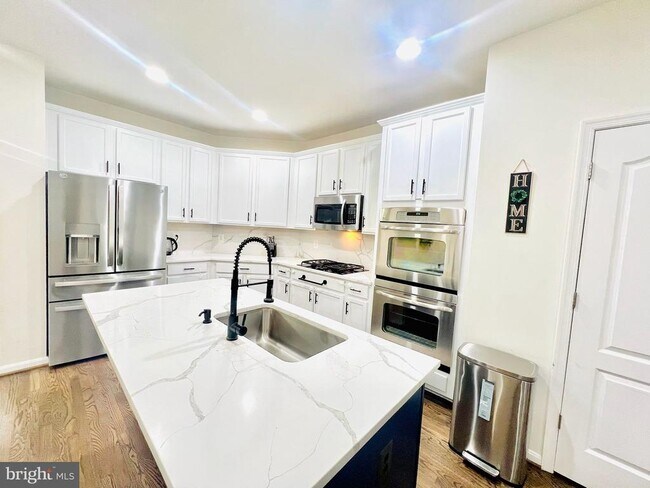 Building Photo - 25172 Fluvial Terrace