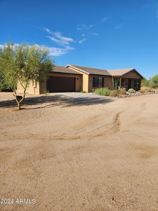 Building Photo - 15325 E Windstone Trail
