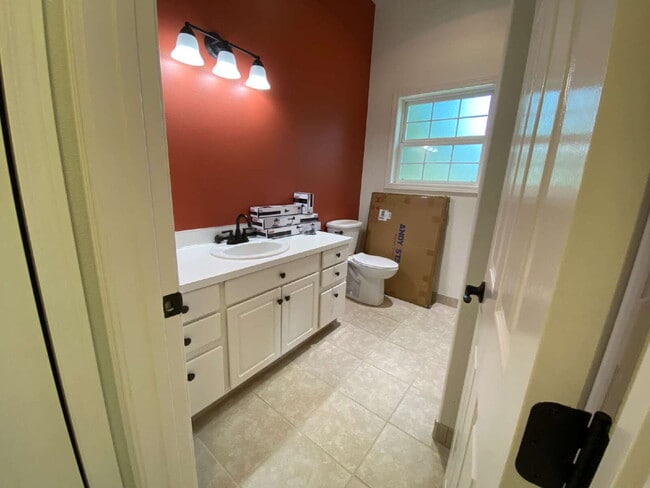 Building Photo - Spacious, Quiet 2-Bedroom Country Home in ...